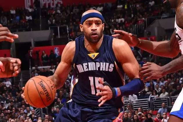 体育中超：上海申花2-1梅州客家 稳居次席