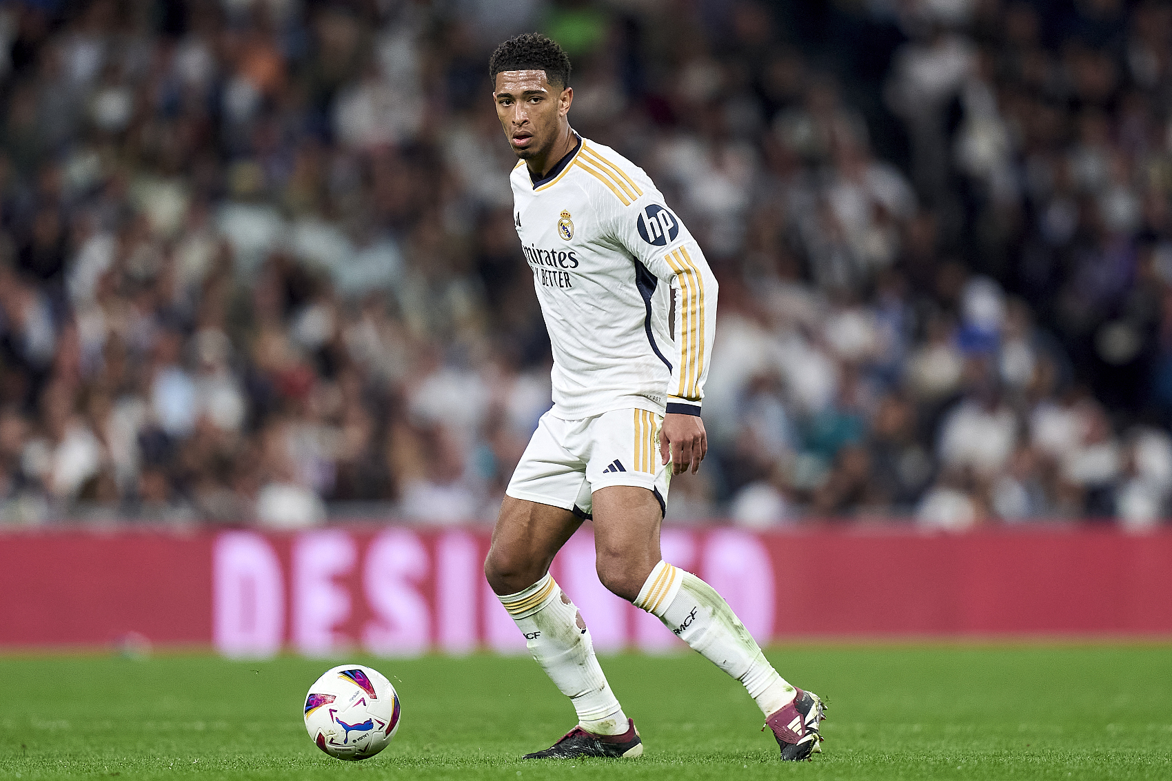 体育德甲：拜仁慕尼黑5-3奥格斯堡 继续领跑积分榜