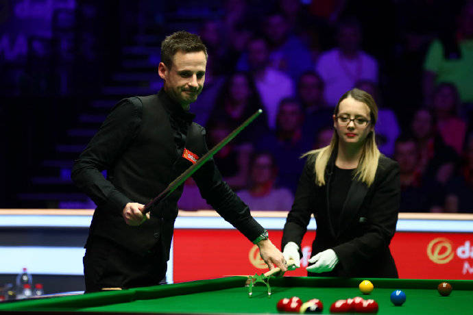 他以微弱优 他以微弱优