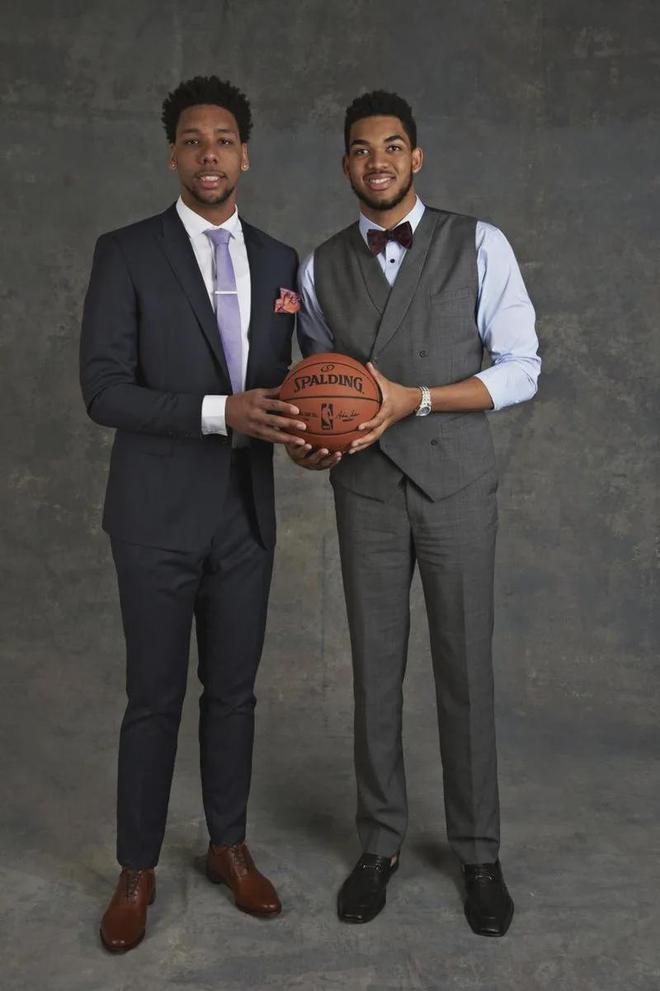 而非炫牌 而非炫牌